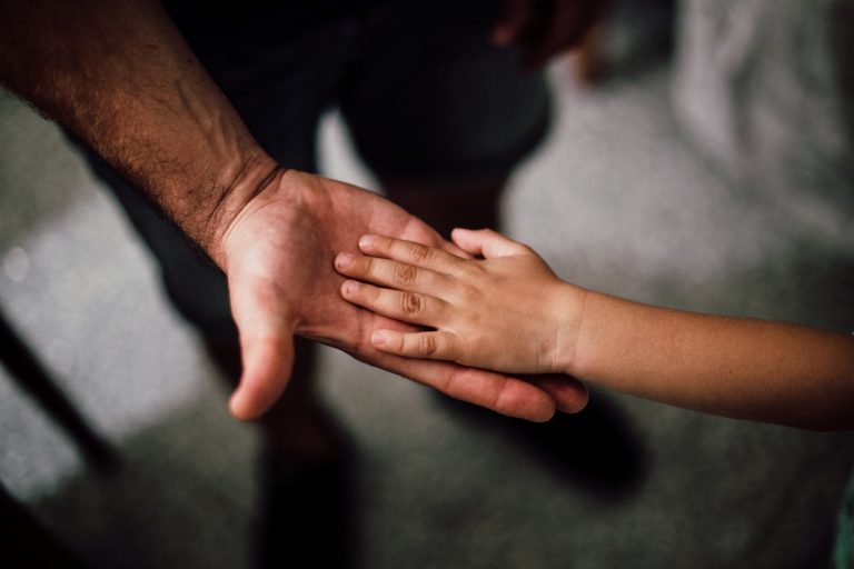 Parla con tuo figlio: digli che lo ascolterai.