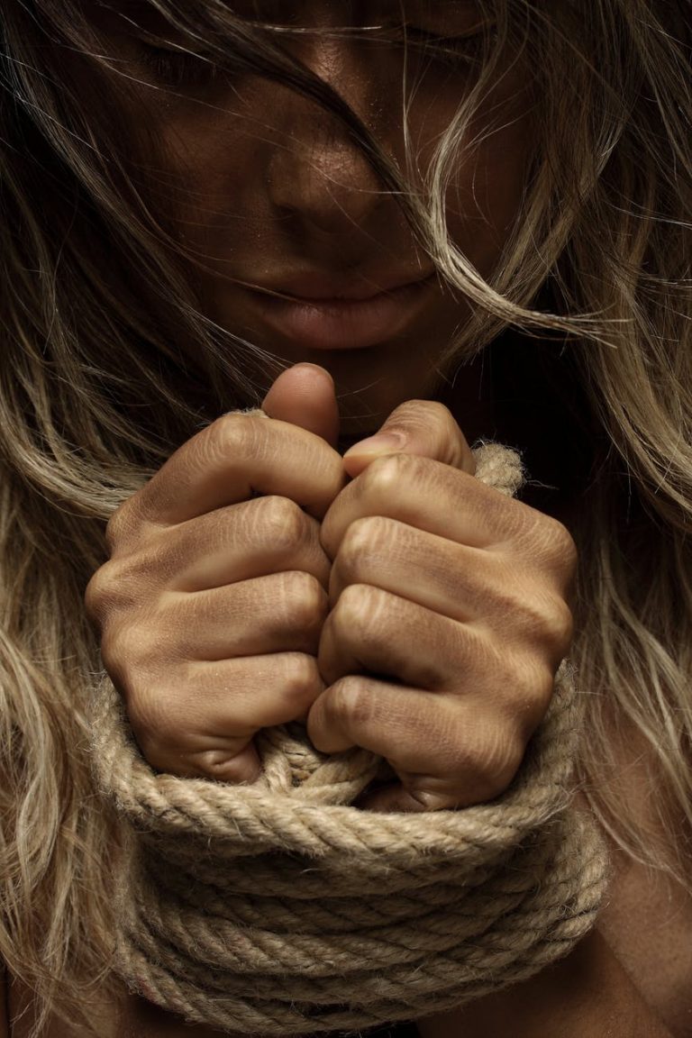 Violenza e odio: lati oscuri dono di Dio.