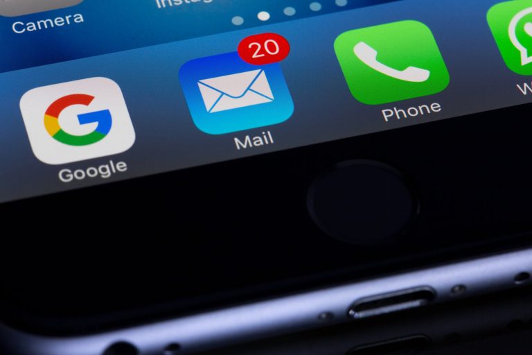 Ridenomina automaticamente tutte le mail sul desktop.