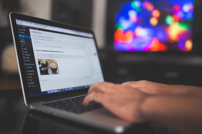 Blog: deve rimanere la centrale di tutto il tuo lavoro.