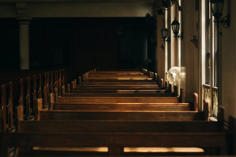 Diffamazione in Chiesa: come procedere?