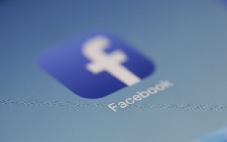Diffida ricevuta per foto su facebook: cosa faccio?