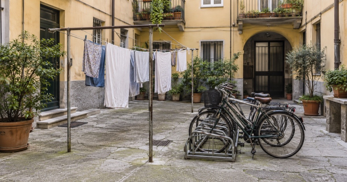 Stenditoio comune: il condominio può eliminarlo?